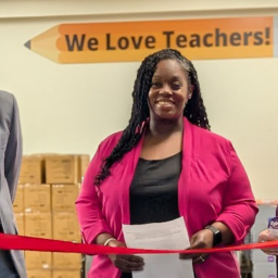 Teachers' Treasures Ribbon Cutting