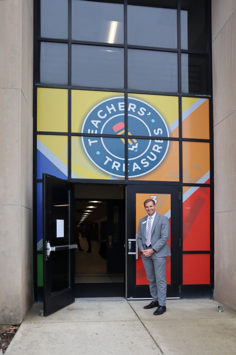 DrT Dr. Sean Taylor at Teachers' Treasures